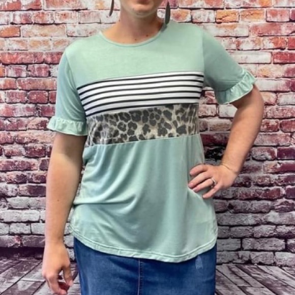 Women’s Mixed Pattern Block Ruffle Sleeve Top ~ NWT - Picture 2 of 2